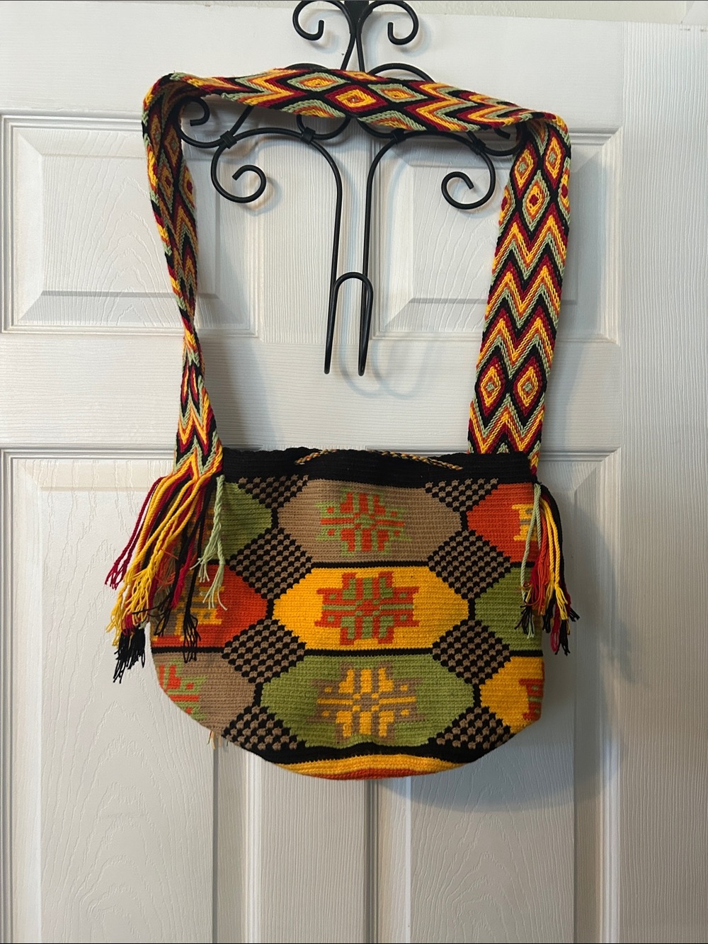 Handwoven Multicolor Crossbody Bag with Bold Geometric Pattern